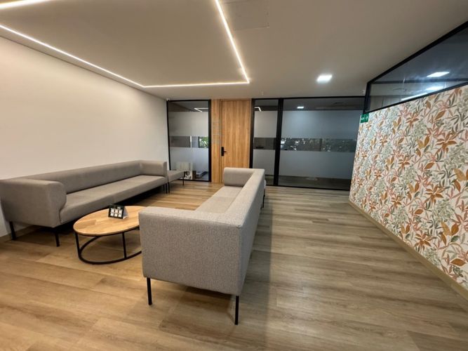 Oficina en venta en Los Colores, Medellín, 7 m² · foto 7 de 14
