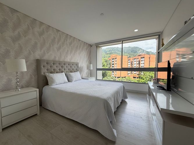 Apartamento de 3 alcobas en arriendo en Loma Del Esmeraldal, Envigado, 94 m² · foto 5 de 10