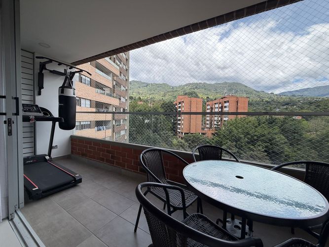 Apartamento de 3 alcobas en arriendo en Loma Del Esmeraldal, Envigado, 94 m² · foto 10 de 10
