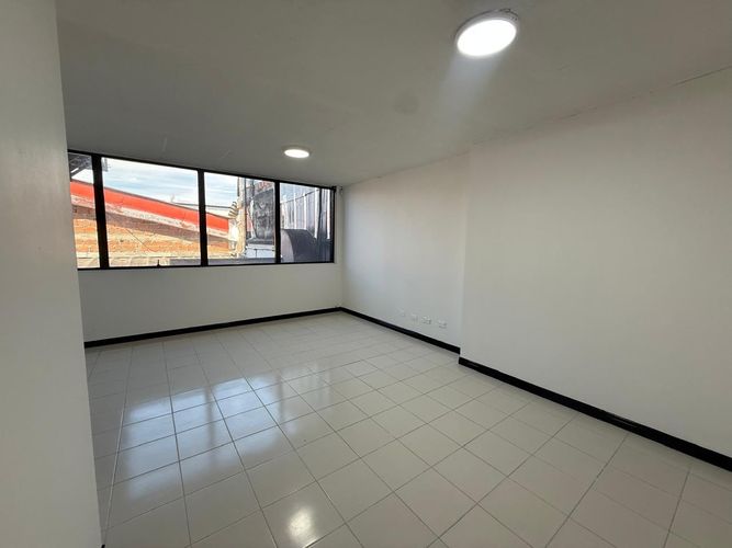 Oficina en arriendo en Sector Plaza De Bolivar, Pereira, 40 m² · foto 2 de 9