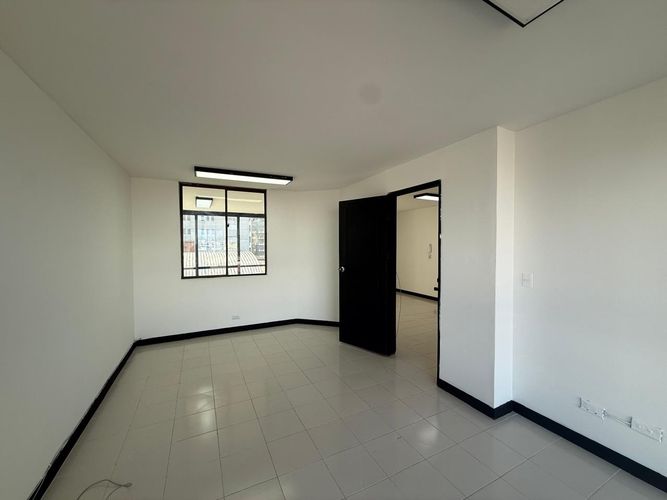 Oficina en arriendo en Sector Plaza De Bolivar, Pereira, 58 m² · foto 3 de 8