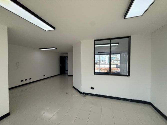 Oficina en arriendo en Sector Plaza De Bolivar, Pereira, 58 m² · foto 2 de 8