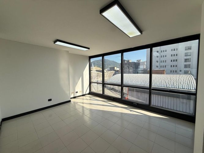 Oficina en arriendo en Sector Plaza De Bolivar, Pereira, 58 m² · foto 5 de 8