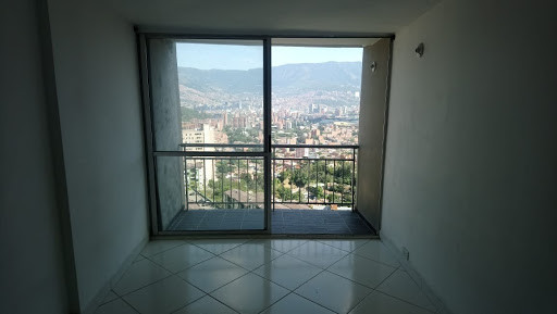 Apartamento en venta en Calasanz, Medellín · foto 4 de 13