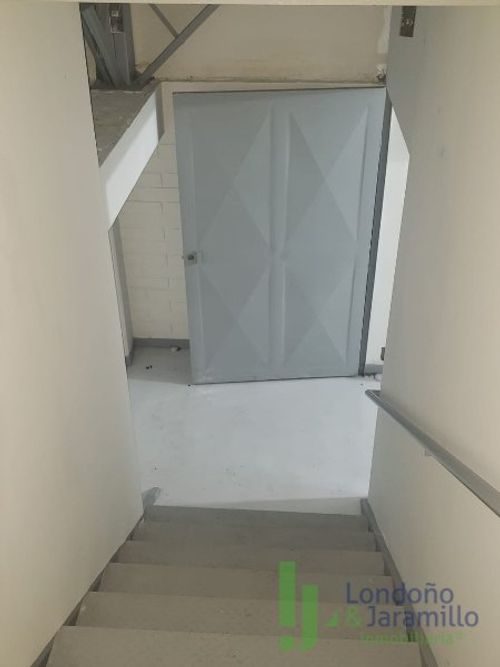 Bodega en arriendo en Villa Del Parque, Itagüí, 180 m² · foto 2 de 10