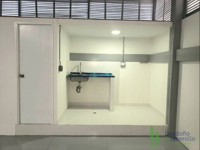 Bodega en arriendo en Villa Del Parque, Itagüí, 180 m² · foto 4 de 10