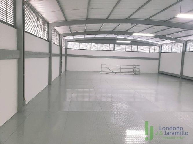 Bodega en arriendo en Villa Del Parque, Itagüí, 180 m² · foto 8 de 10