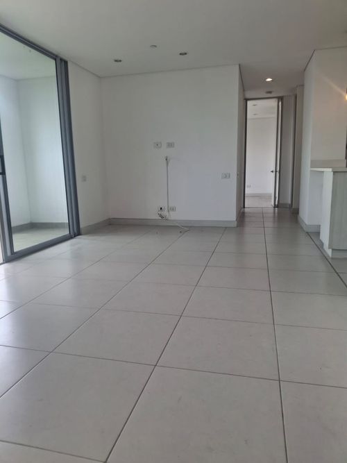 Apartamento de 2 alcobas en arriendo en Loma Del Esmeraldal, Envigado, 85 m² · foto 3 de 14
