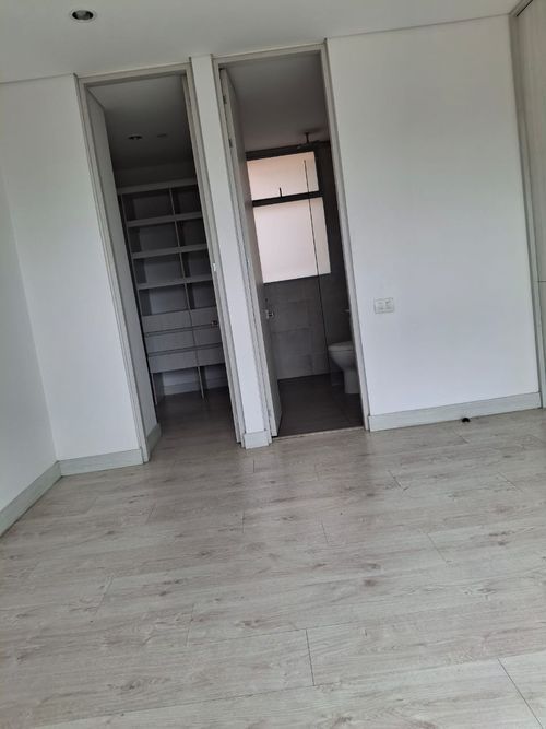 Apartamento de 2 alcobas en arriendo en Loma Del Esmeraldal, Envigado, 85 m² · foto 12 de 14
