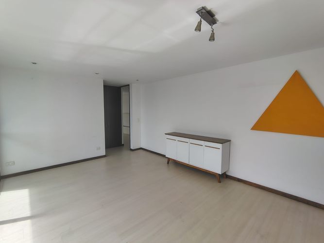 Apartamento de 2 alcobas en arriendo en El Poblado, Medellín, 87 m² · foto 11 de 18
