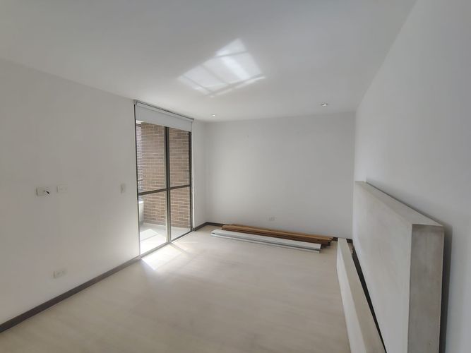 Apartamento de 2 alcobas en arriendo en El Poblado, Medellín, 87 m² · foto 2 de 18