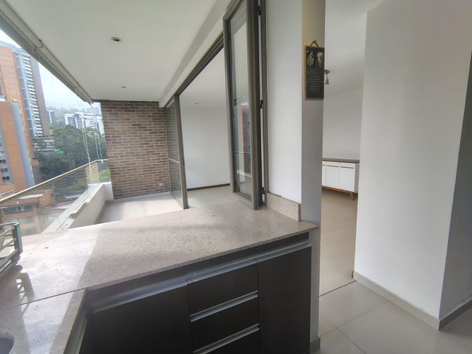 Apartamento de 2 alcobas en arriendo en El Poblado, Medellín, 87 m² · foto 7 de 18