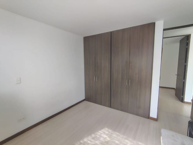 Apartamento de 2 alcobas en arriendo en El Poblado, Medellín, 87 m² · foto 5 de 18