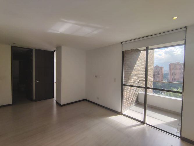 Apartamento de 2 alcobas en arriendo en El Poblado, Medellín, 87 m² · foto 16 de 18
