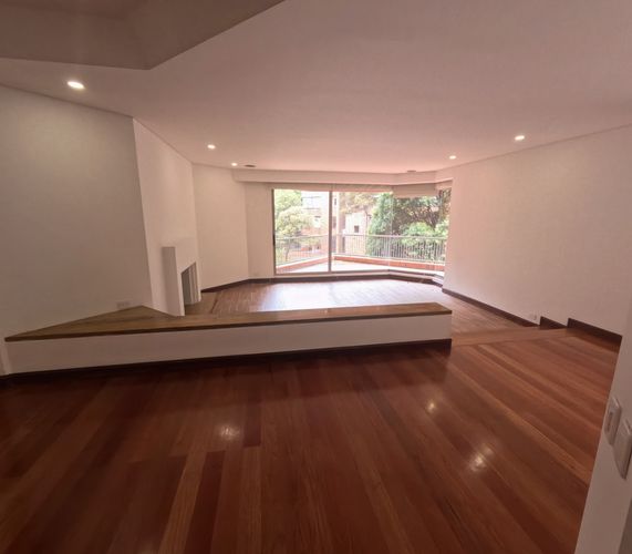 Apartamento de 4 alcobas en venta en La Cabrera, Bogotá, 276 m² · foto 1 de 24