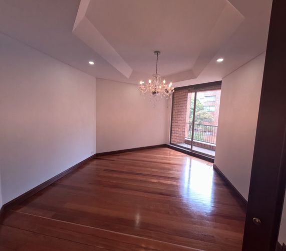 Apartamento de 4 alcobas en venta en La Cabrera, Bogotá, 276 m² · foto 4 de 24