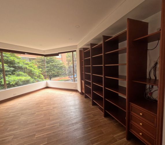 Apartamento de 4 alcobas en venta en La Cabrera, Bogotá, 276 m² · foto 5 de 24