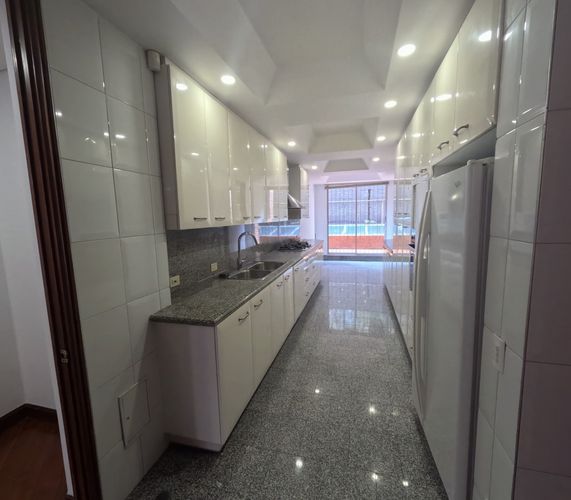 Apartamento de 4 alcobas en venta en La Cabrera, Bogotá, 276 m² · foto 9 de 24