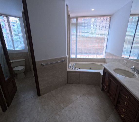 Apartamento de 4 alcobas en venta en La Cabrera, Bogotá, 276 m² · foto 16 de 24