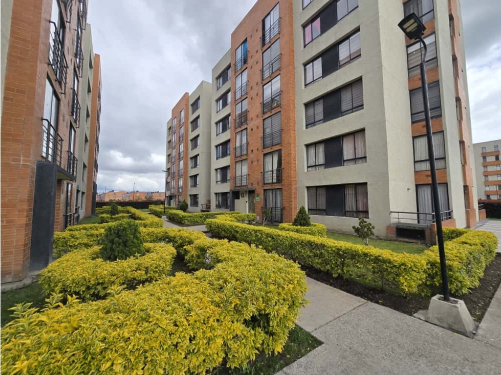 Apartamento en venta en Cr La Estancia Et Iii, Mosquera · foto 2 de 24
