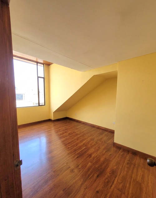 Casa de 5 alcobas en venta en Gratamira, Bogotá, 220 m² · foto 4 de 20