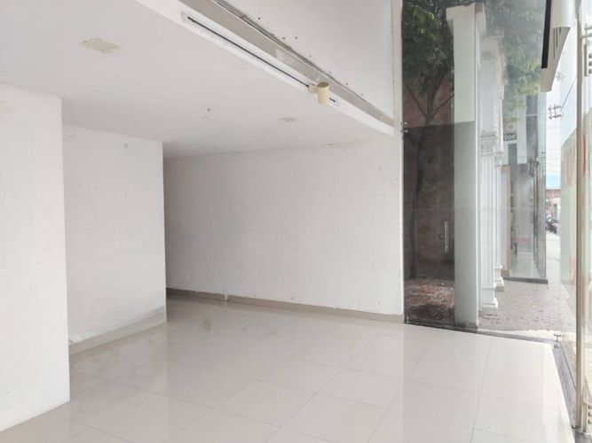 Local en arriendo en Centro, Neiva, 1200 m² · foto 5 de 17