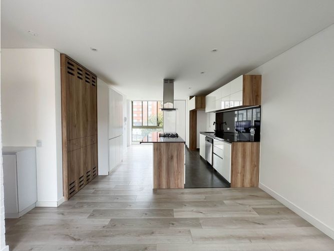 Apartaestudio en venta en Chico Norte, Bogotá, 65 m² · foto 4 de 12