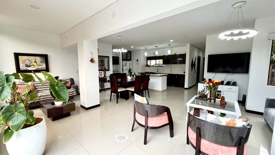 Casa de 3 alcobas en venta en El Carmen, El Retiro, 270 m² · foto 2 de 23