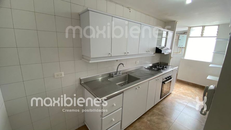 Apartamento de 3 alcobas en arriendo en Conquistadores, Medellín, 75 m² · foto 2 de 14