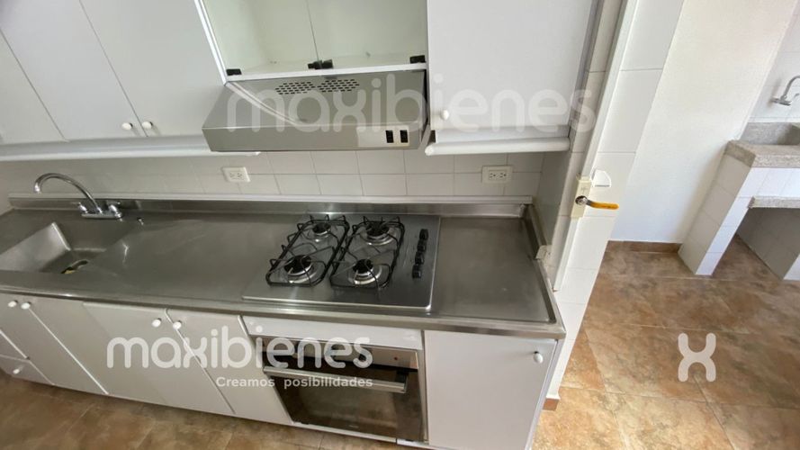 Apartamento de 3 alcobas en arriendo en Conquistadores, Medellín, 75 m² · foto 3 de 14