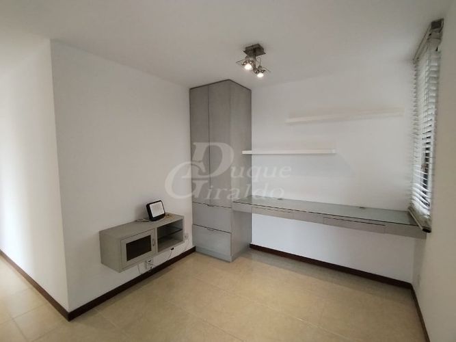 Apartamento de 3 alcobas en arriendo en El Diamante No. 2, Medellín, 135 m² · foto 3 de 23