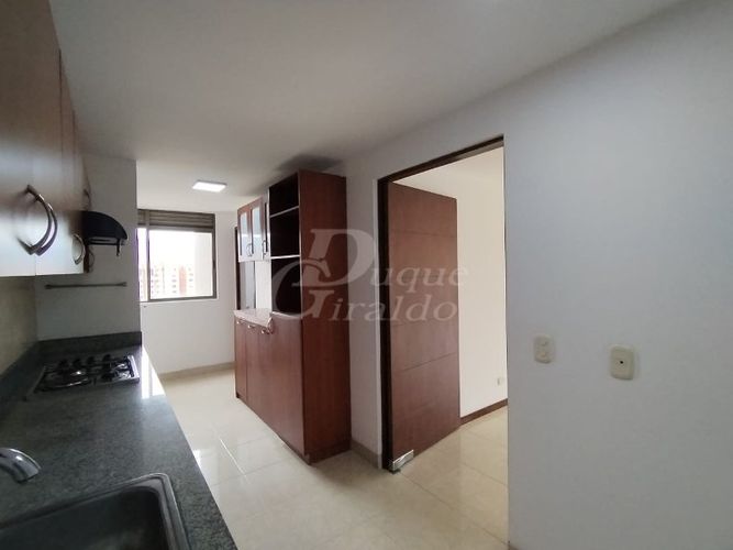 Apartamento de 3 alcobas en arriendo en El Diamante No. 2, Medellín, 135 m² · foto 5 de 23