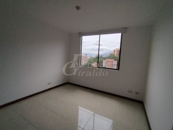 Apartamento de 3 alcobas en arriendo en El Diamante No. 2, Medellín, 135 m² · foto 8 de 23