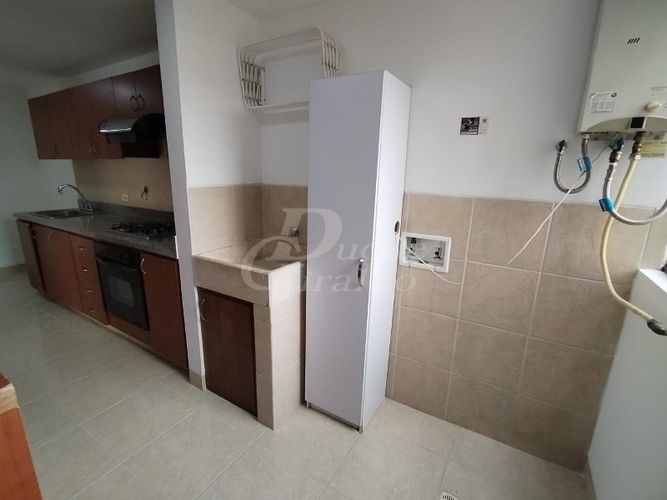 Apartamento de 3 alcobas en arriendo en El Diamante No. 2, Medellín, 135 m² · foto 9 de 23