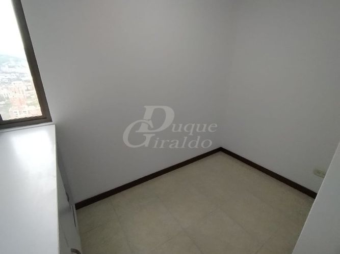 Apartamento de 3 alcobas en arriendo en El Diamante No. 2, Medellín, 135 m² · foto 11 de 23