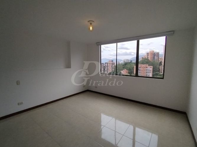 Apartamento de 3 alcobas en arriendo en El Diamante No. 2, Medellín, 135 m² · foto 14 de 23
