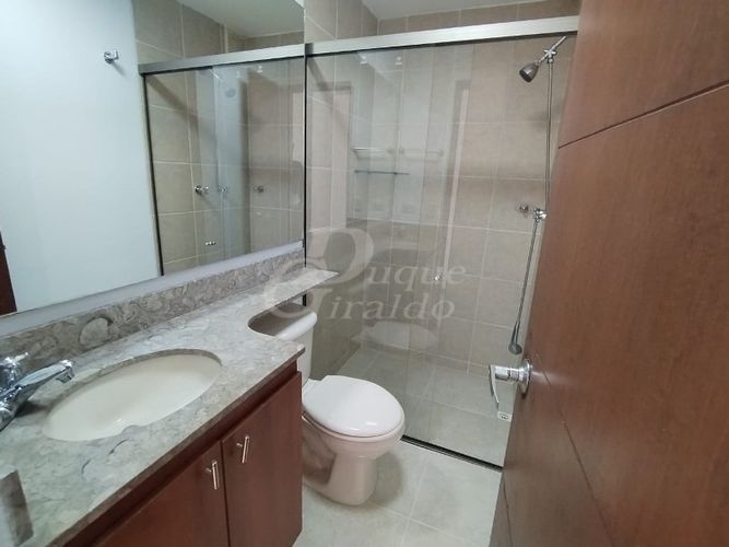 Apartamento de 3 alcobas en arriendo en El Diamante No. 2, Medellín, 135 m² · foto 15 de 23