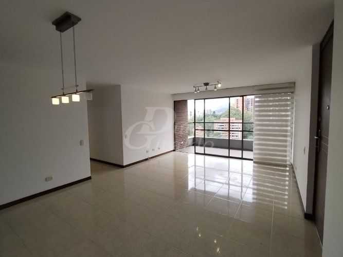 Apartamento de 3 alcobas en arriendo en El Diamante No. 2, Medellín, 135 m² · foto 18 de 23