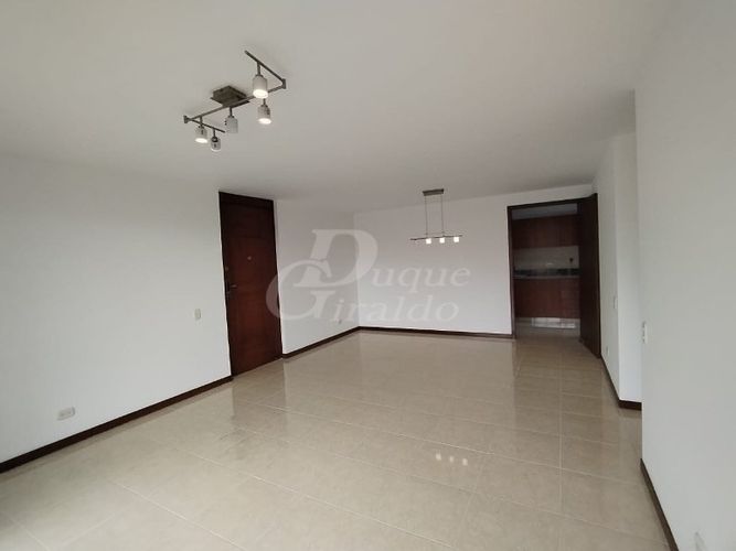 Apartamento de 3 alcobas en arriendo en El Diamante No. 2, Medellín, 135 m² · foto 20 de 23