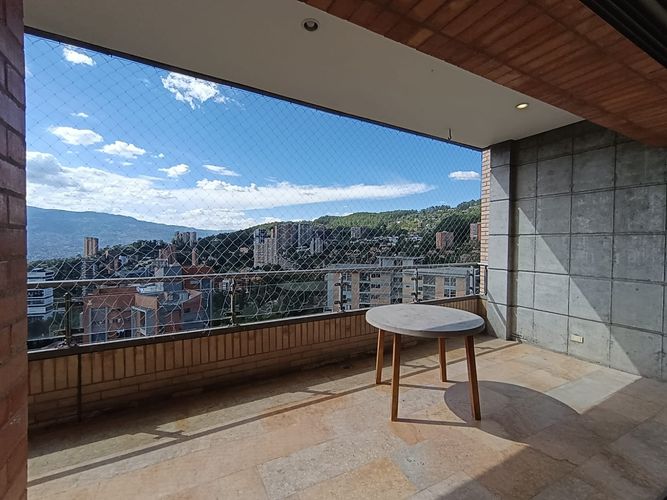 Apartamento de 3 alcobas en arriendo en El Poblado, Medellín, 220 m² · foto 2 de 20