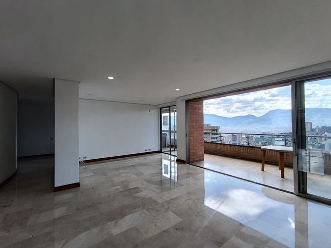 Apartamento de 3 alcobas en arriendo en El Poblado, Medellín, 220 m² · foto 5 de 20