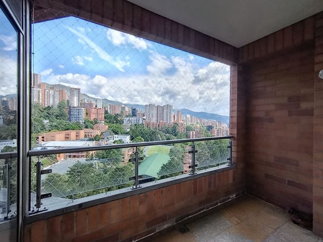 Apartamento de 3 alcobas en arriendo en El Poblado, Medellín, 220 m² · foto 7 de 20