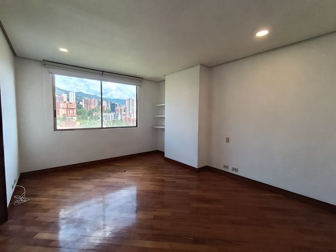 Apartamento de 3 alcobas en arriendo en El Poblado, Medellín, 220 m² · foto 17 de 20