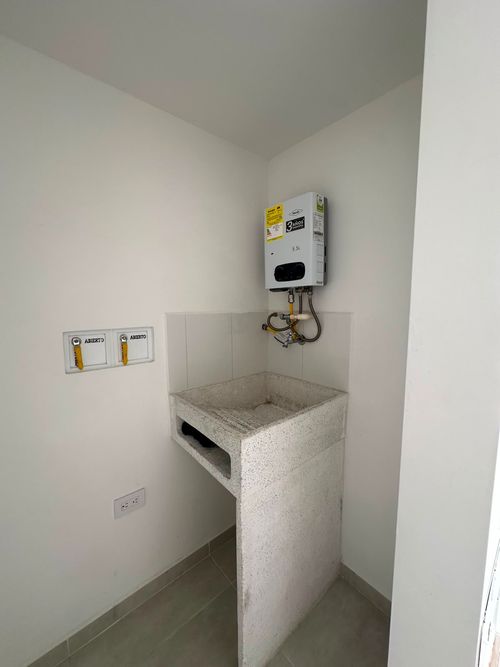 Apartamento de 3 alcobas en venta en Amazonia, Bello, 65 m² · foto 14 de 17