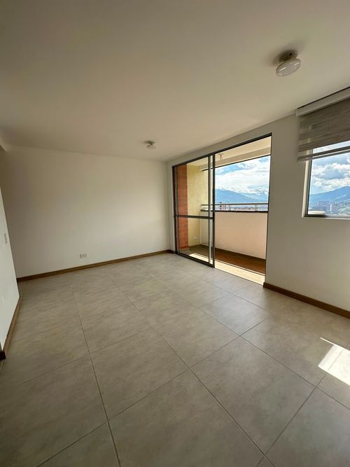 Apartamento de 3 alcobas en venta en Amazonia, Bello, 65 m² · foto 4 de 17