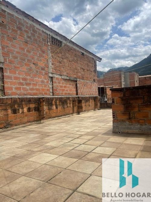 Casa de 3 alcobas en venta en Centro, Bello, 94 m² · foto 11 de 20