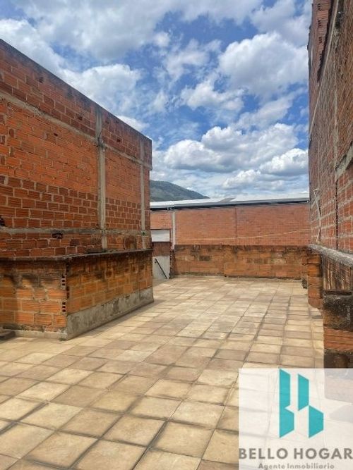 Casa de 3 alcobas en venta en Centro, Bello, 94 m² · foto 12 de 20