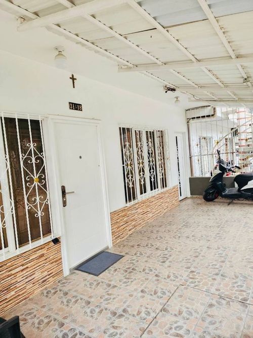 Casa de 8 alcobas en venta en San Carlos, Cali, 360 m² · foto 2 de 24