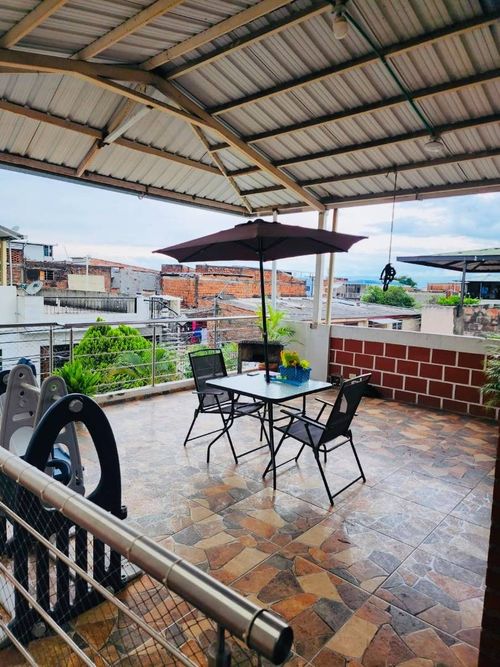 Casa de 8 alcobas en venta en San Carlos, Cali, 360 m² · foto 23 de 24