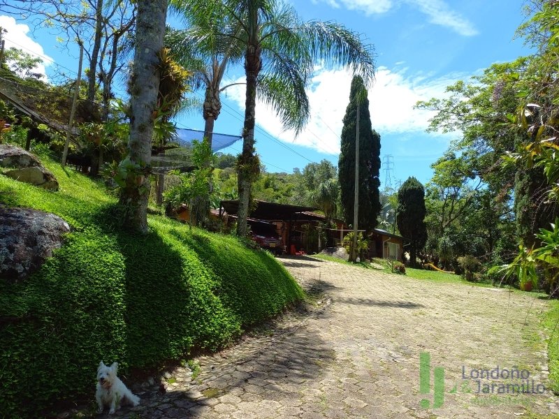 3BR Country House in Centro for Sale